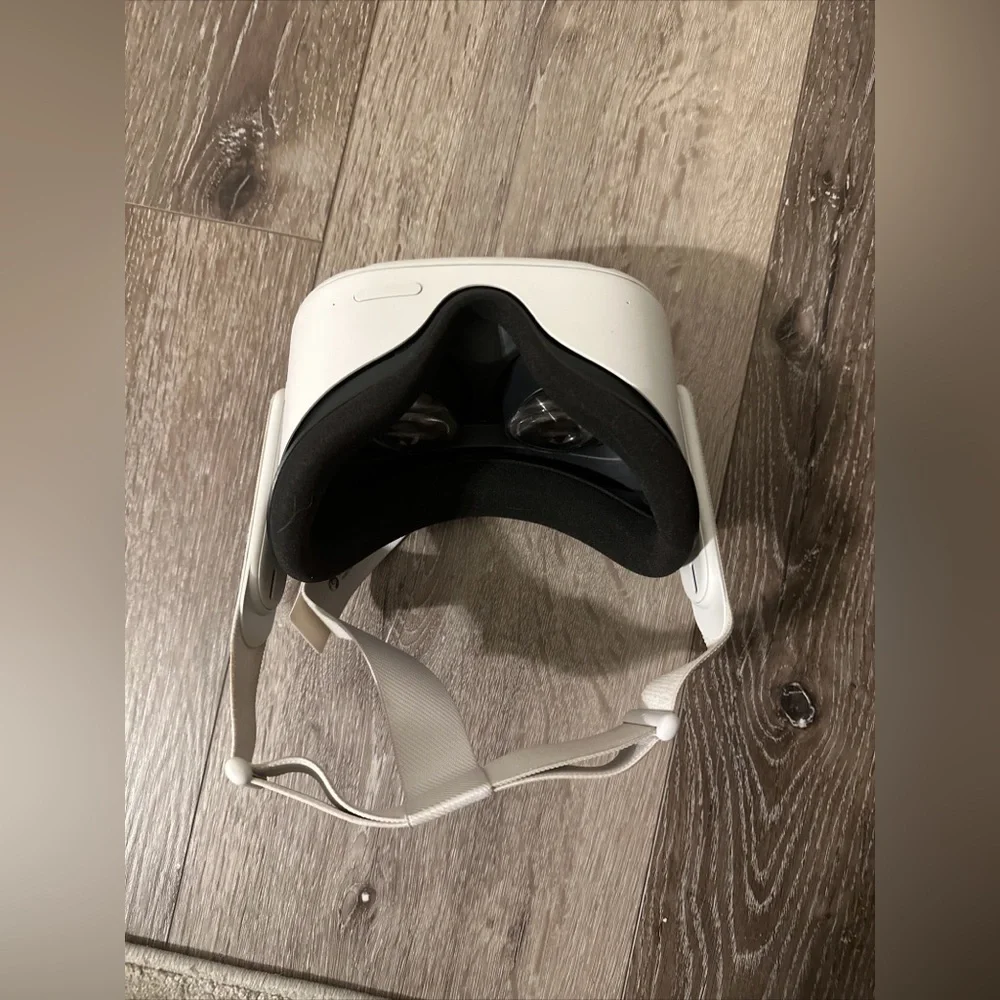 Meta Oculus Quest 2 256GB Multiple Games Included (READ DESCRIPTION)